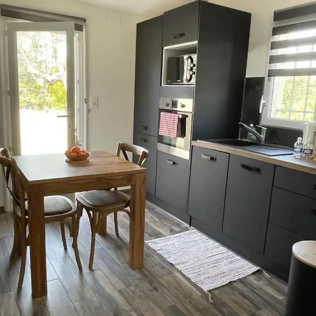 Apartment Magnifique Sur Les Hauteurs De Nice, Piscine, Parking Et Wifi *